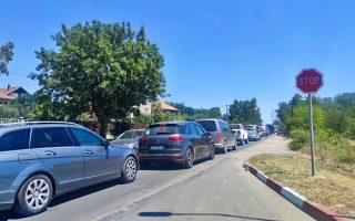 Slika dana: KOLONA VOZILA KOD BORA – KAO NIKAD!
