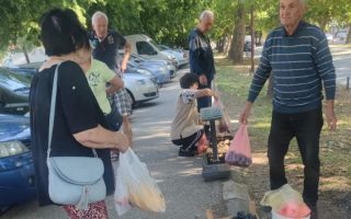 Slika dana: MALI PIJAC NA VELIKOJ ULICI
