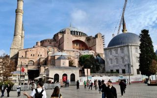 Slika dana: PLAVA DŽAMIJA, TURISTIČKA „MEKA“