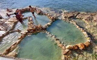 Slika dana: EDIPSOS, LEKOVITI IZVORI KRAJ MORA